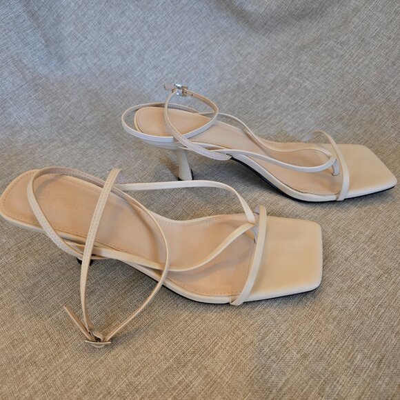 Women's Nude Thong Sandals with Ankle Strap, Size 10 - Picture 2 of 7